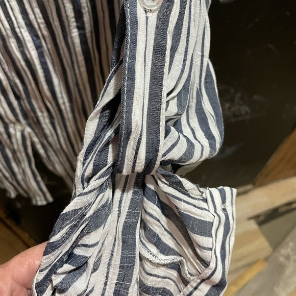 Hope & Harlow White and Black Relaxed 3/4 Sleeve Button Down Shirt - Picture 6 of 6